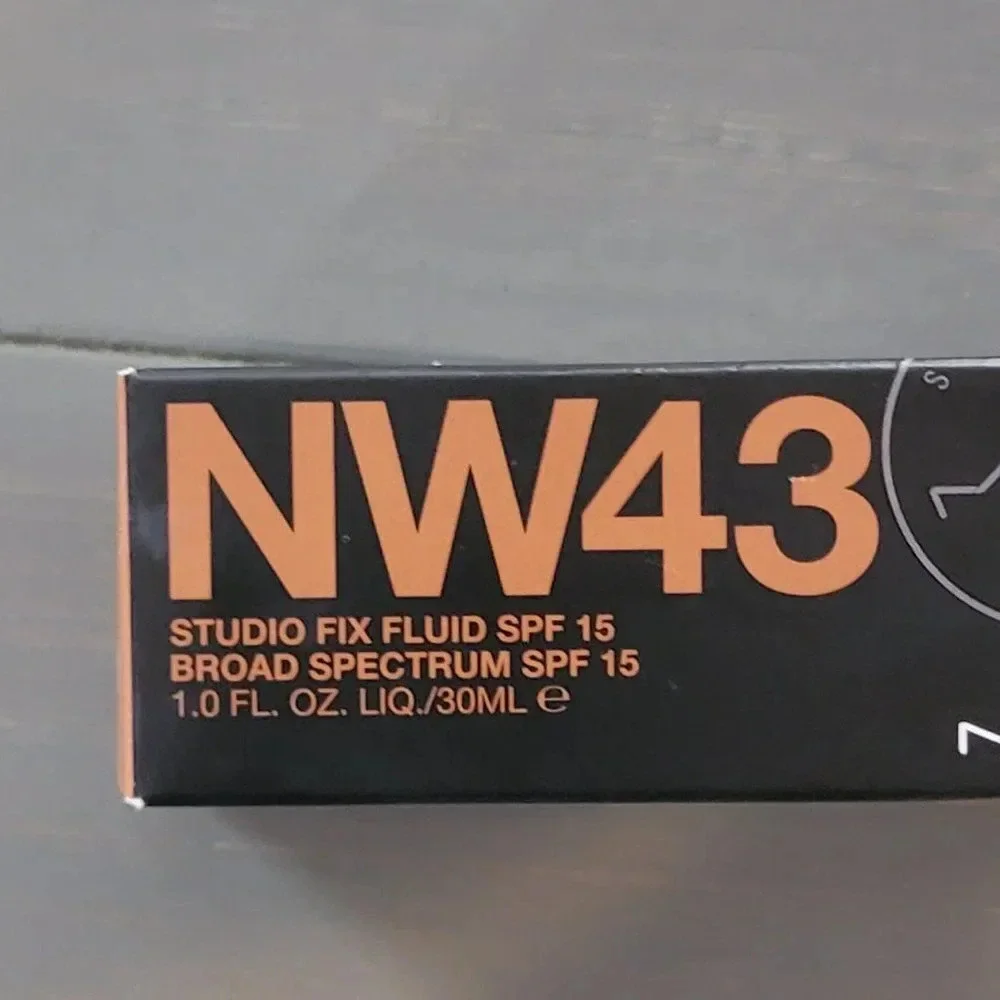 MAC Cosmetics Studio Fix Fluid Mattifying Foundation SPF 15 Shade NW43 30 Ml